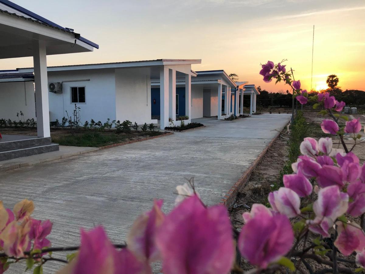 Siri Resort Maha Sarakham Exterior foto